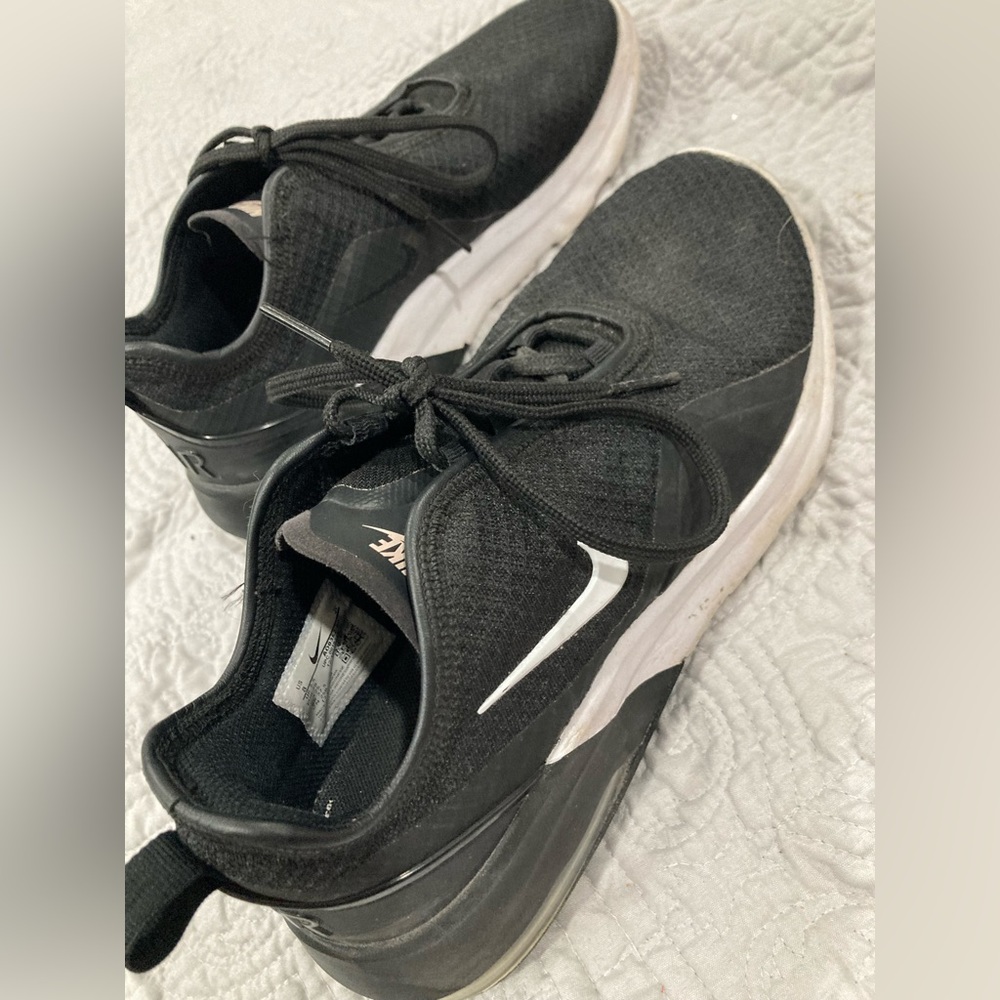 nike air tennis shoes for women